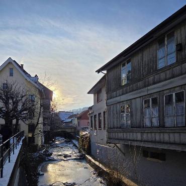 Den teilweise gefrorenen Diegterbach hat Christine Gerhard aus Thürnen fotografiert und sie schreibt dazu: "Es ist einmal richtig Winter in Sissach."