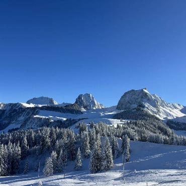 Im Gantrischgebiet fotografierte Eugen Schwarz aus Oberdorf die frisch verschneiten Bergzüge. 