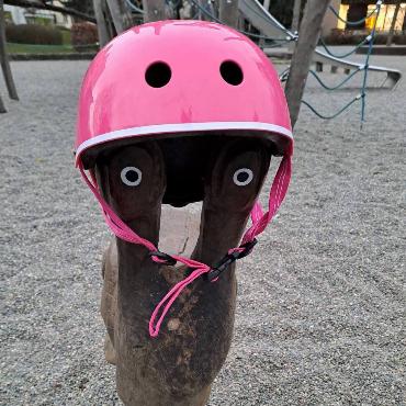 Spielplatz beim Lindenhofpark in Gelterkinden – Kluge Köpfe schützen sich!, sagt Fritz Häuselmann
