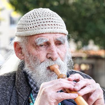 Alphorn-Hippie mit grossem Herz