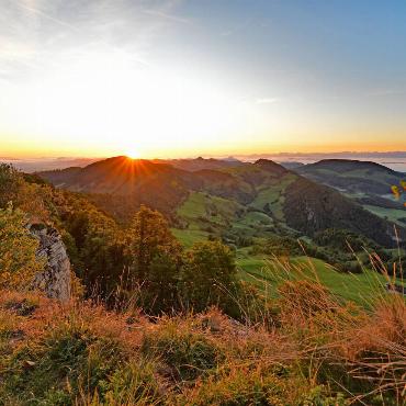 Diesen Sonnenaufgang auf dem Passwang konnte Franz Schweizer aus Bretzwil fotografisch festhalten.