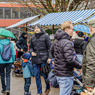Weihnachtsmarkt trotzt dem Regen
