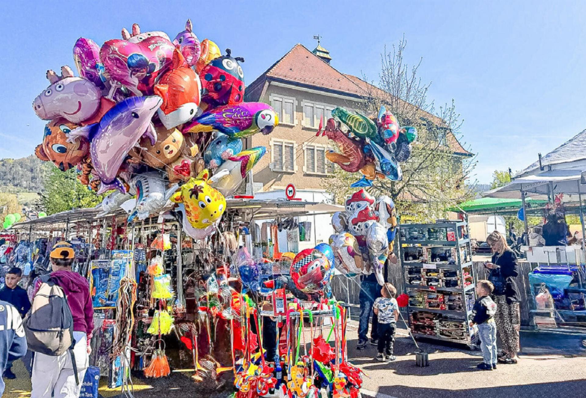 Grosser Besucheraufmarsch am Markt - Das Bild wird blockiert. – Möglicherweise durch einen aktiven Adblocker.