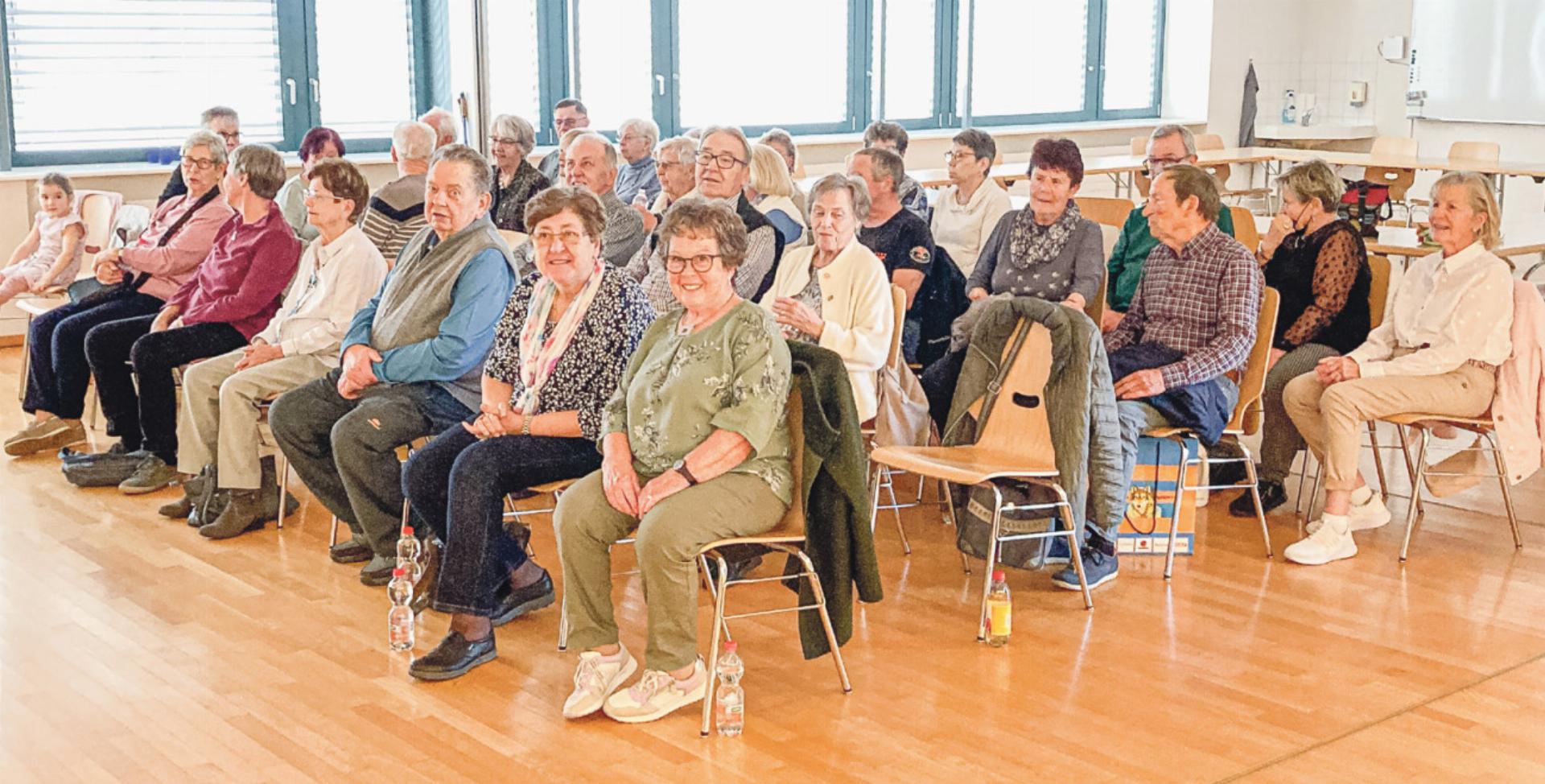 «Die Herbstzeitlosen» mit Kuchen - Das Bild wird blockiert. – Möglicherweise durch einen aktiven Adblocker.