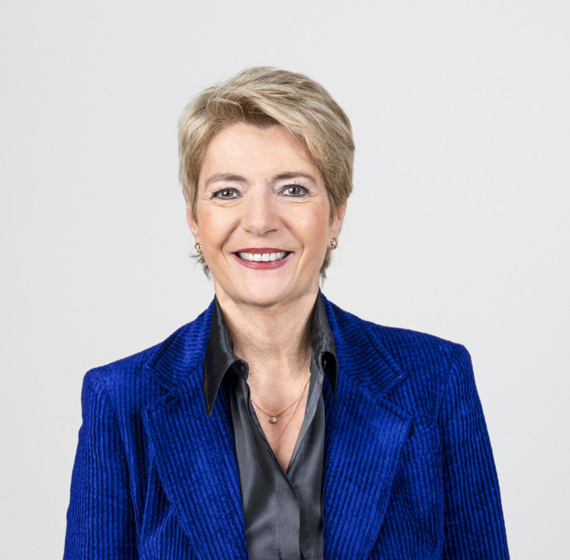 Eine Bundesrätin zu Gast - Das Bild wird blockiert. – Möglicherweise durch einen aktiven Adblocker.