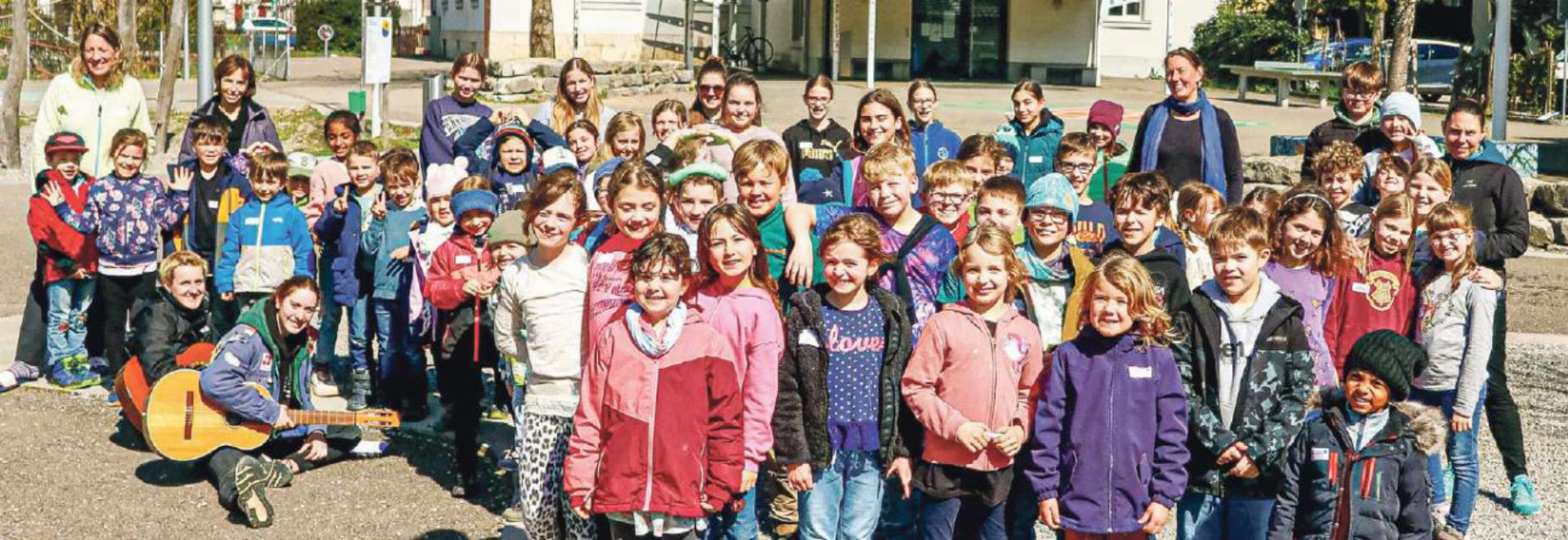 Viele Kinder sind an den diesjährigen Ostertag in Ormalingen gekommen, um zusammen Spannendes zu erleben. Bild zvg