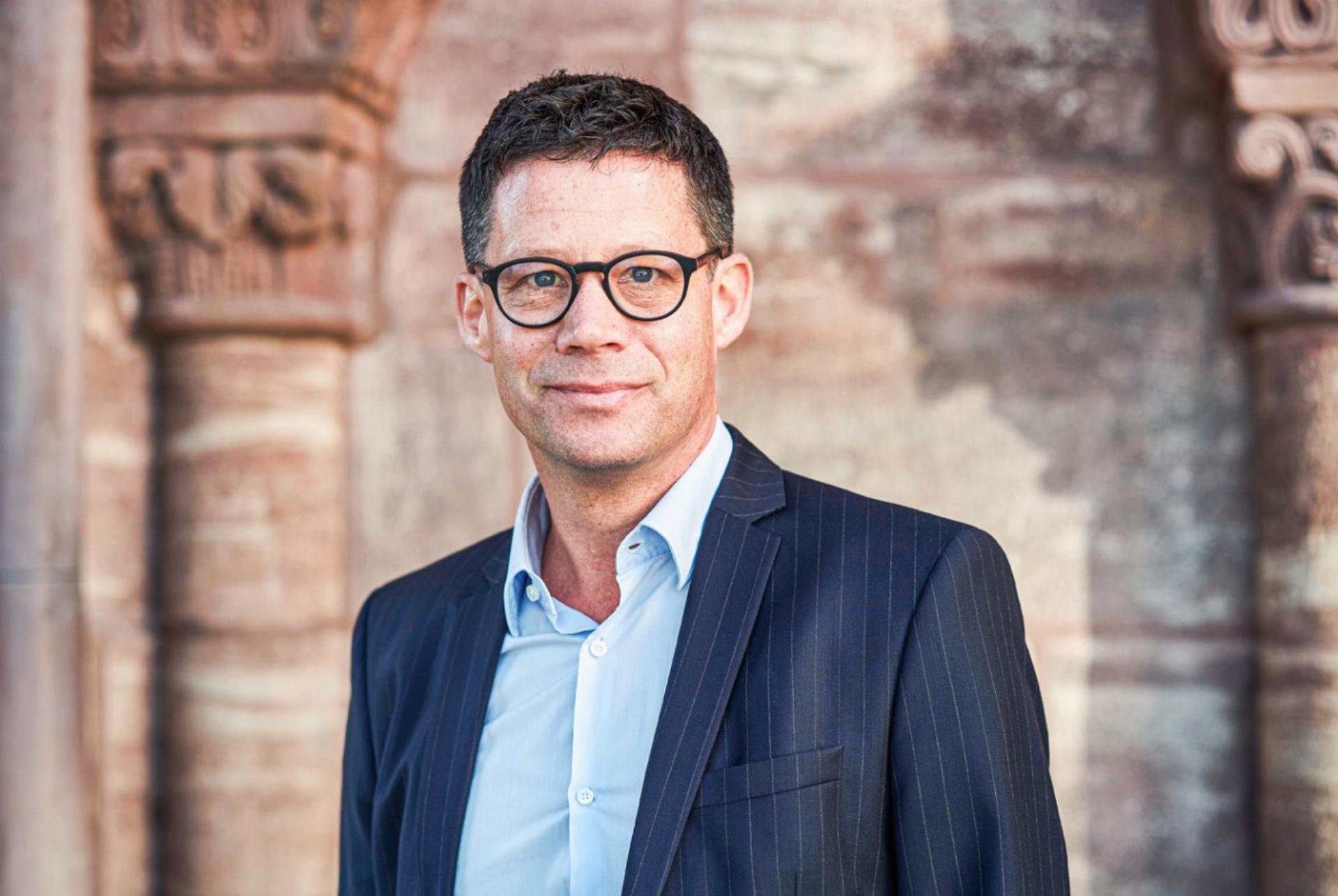 «Es braucht einen Intermediär» - Das Bild wird blockiert. – Möglicherweise durch einen aktiven Adblocker.