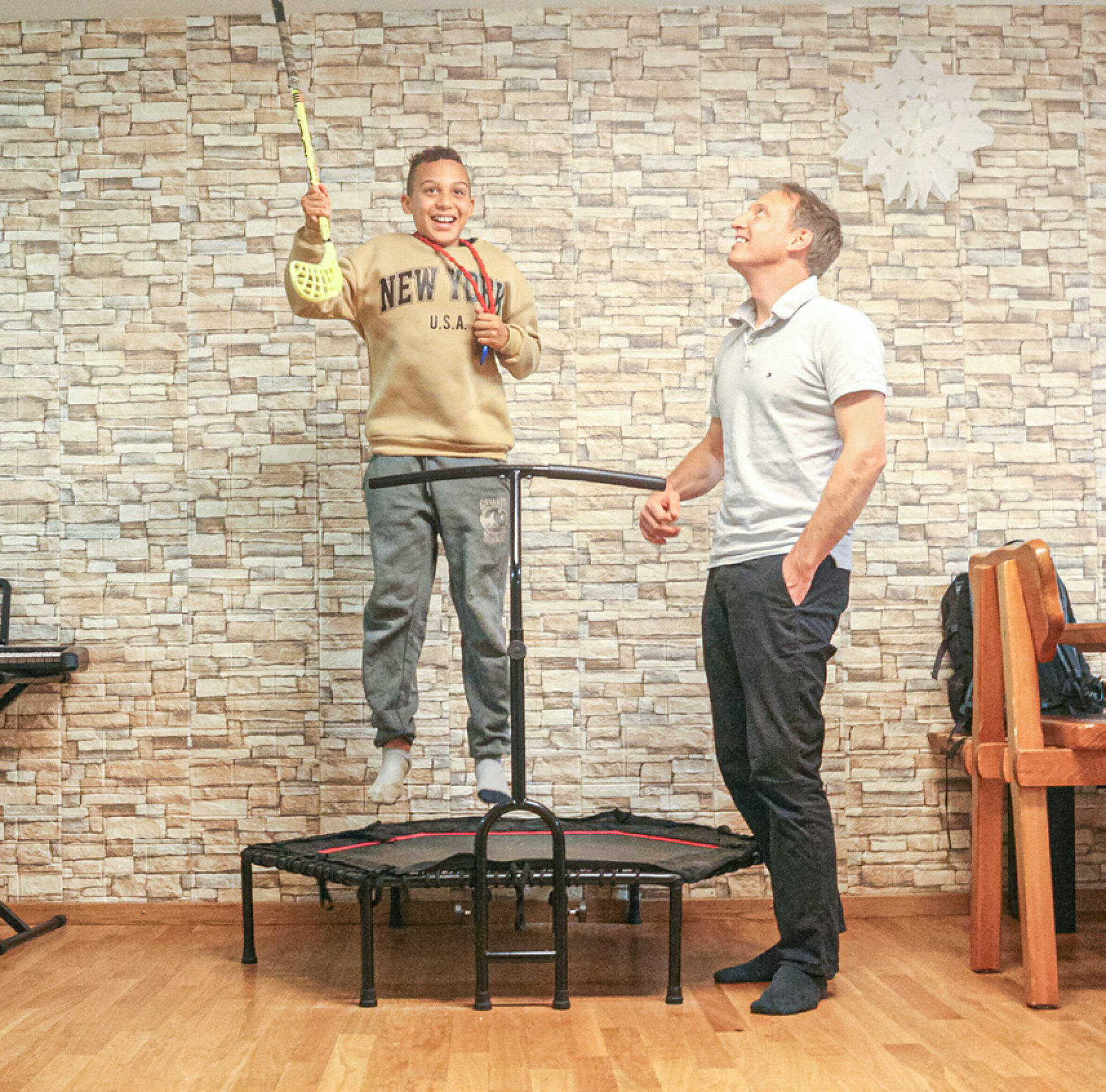 Eltern suchen nach Hilfe - Das Bild wird blockiert. – Möglicherweise durch einen aktiven Adblocker.