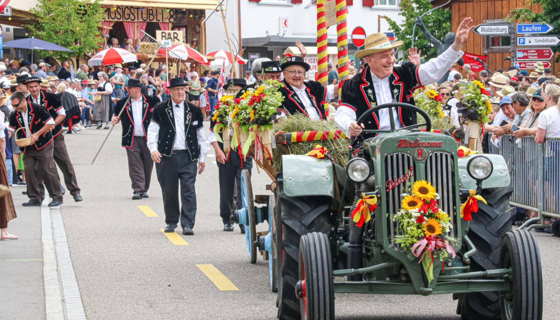 Dorf feiert mit Herz und Heimatklang