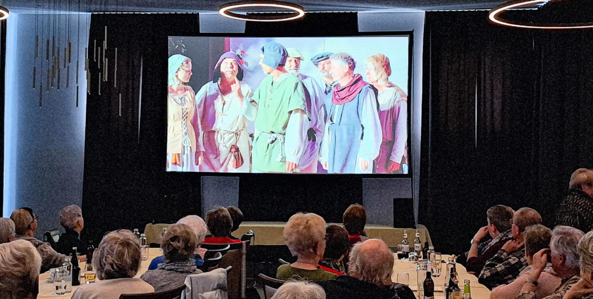 Zwar kein richtiges Kino im «Leue», aber fast genauso gut - Das Bild wird blockiert. – Möglicherweise durch einen aktiven Adblocker.