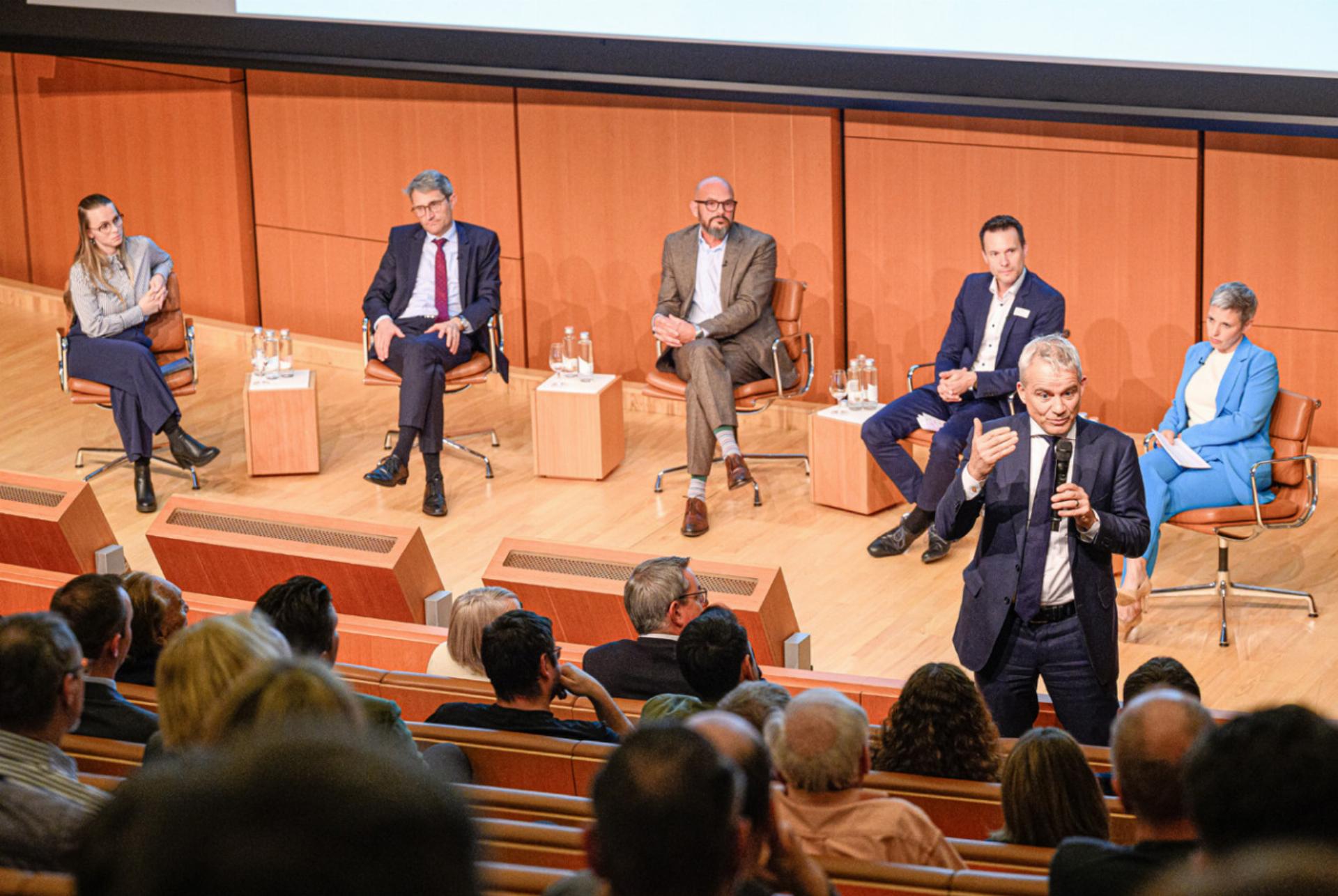 Harte Fronten bei der Zuwanderung - Das Bild wird blockiert. – Möglicherweise durch einen aktiven Adblocker.