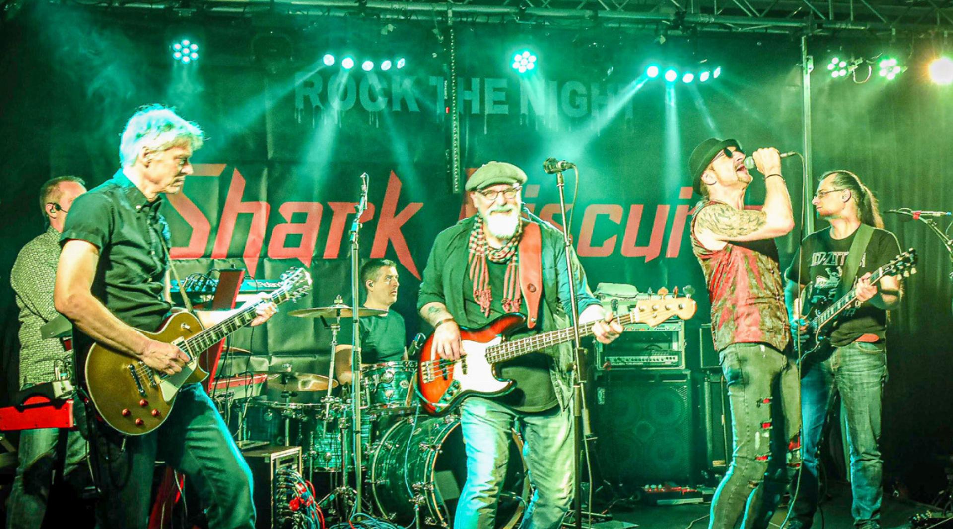 Mit mitreissendem Rock ins neue Jahr - Das Bild wird blockiert. – Möglicherweise durch einen aktiven Adblocker.