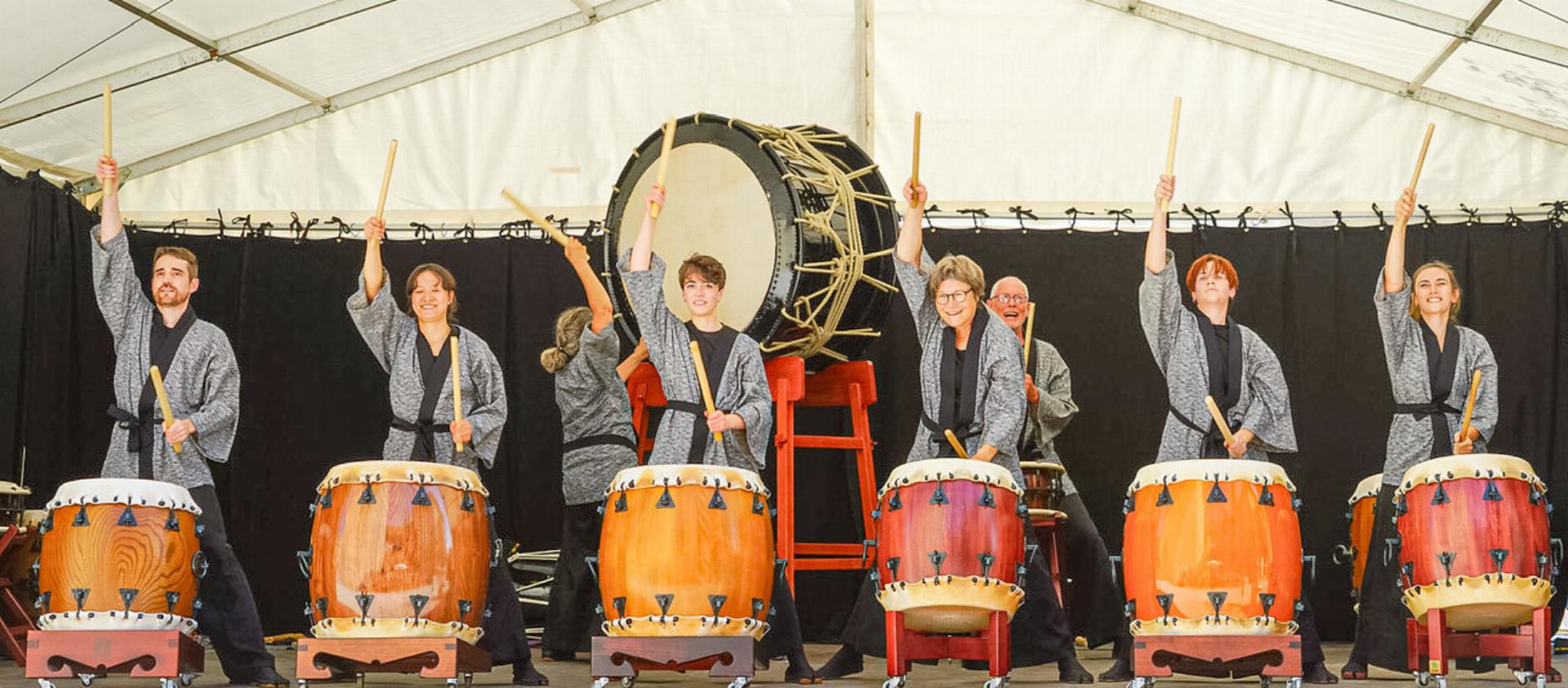 Japanisches Fest im Jubiläumsjahr - Das Bild wird blockiert. – Möglicherweise durch einen aktiven Adblocker.