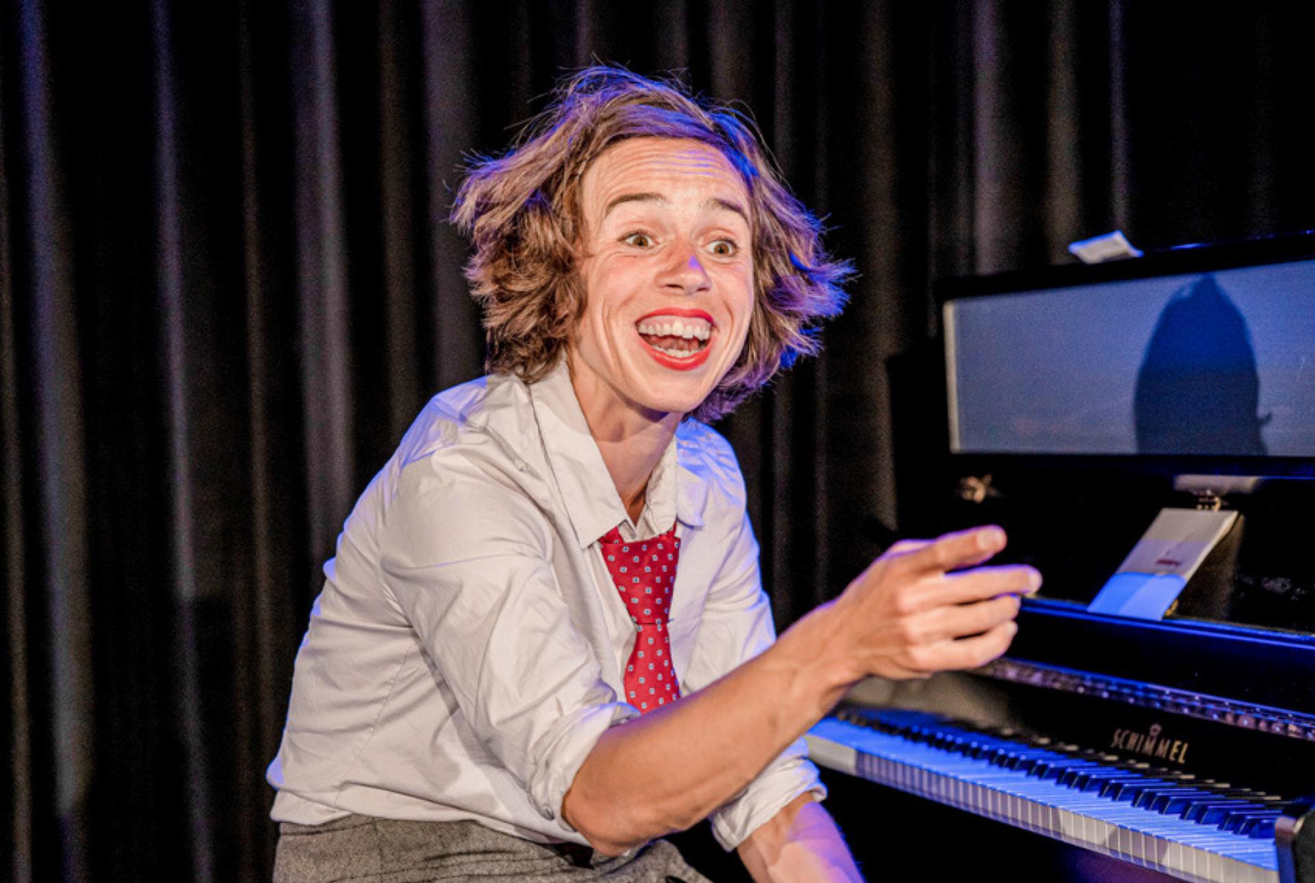 Ein Chansonkabarett-Abend, der berührt - Das Bild wird blockiert. – Möglicherweise durch einen aktiven Adblocker.