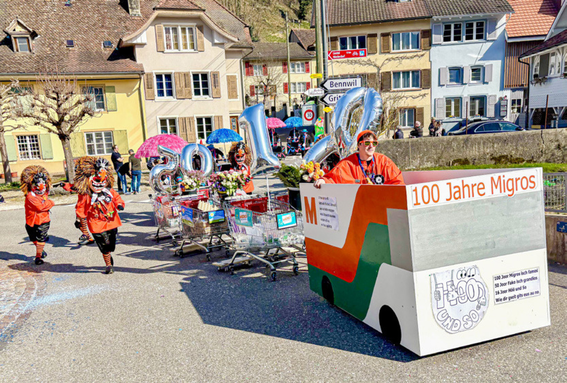 «Dr Fasnachtsgeischt läbt» – 18 Gruppen am Umzug in Oberdorf