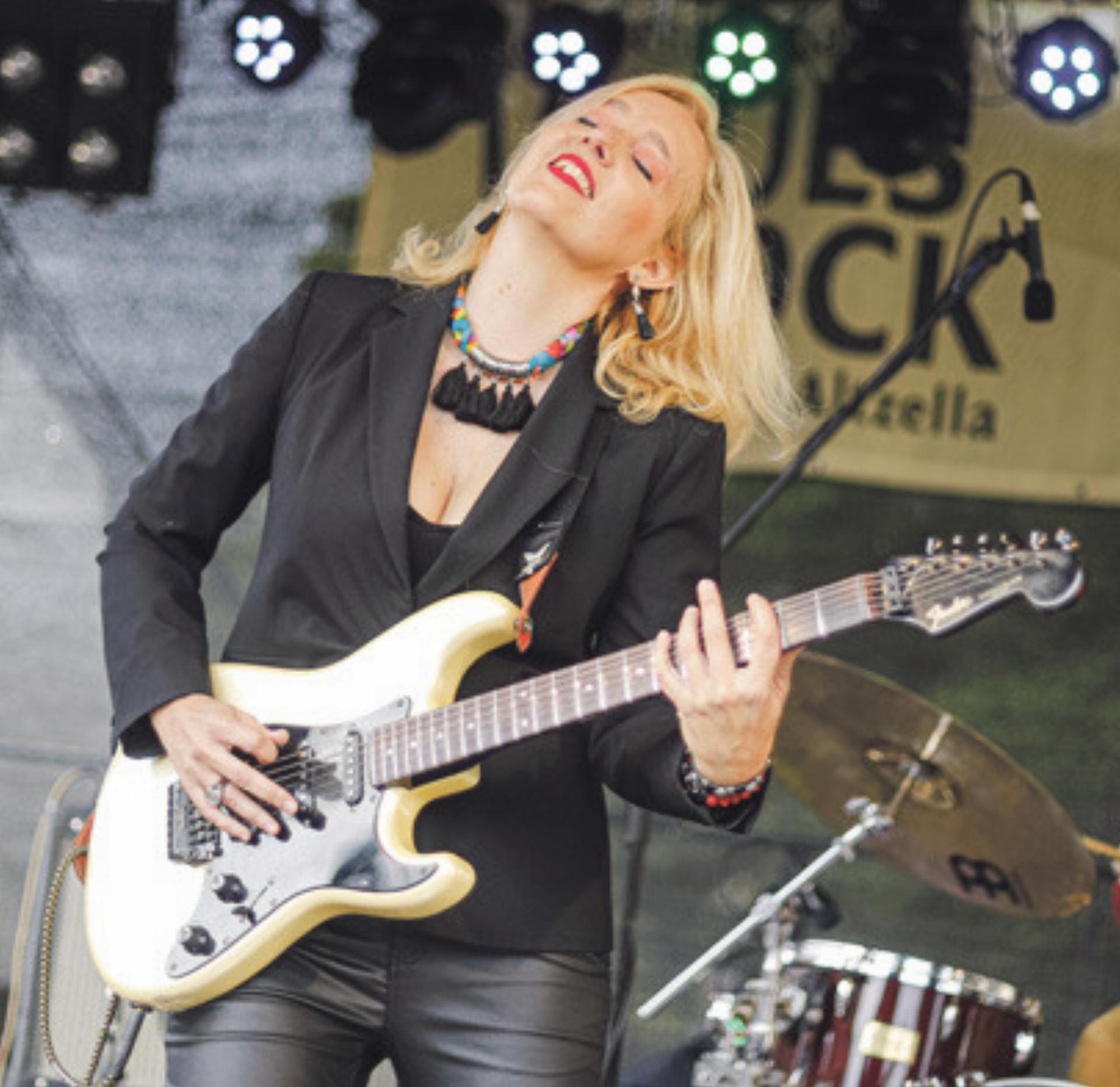 The Queen of Latin Blues Feine Klänge - Das Bild wird blockiert. – Möglicherweise durch einen aktiven Adblocker.