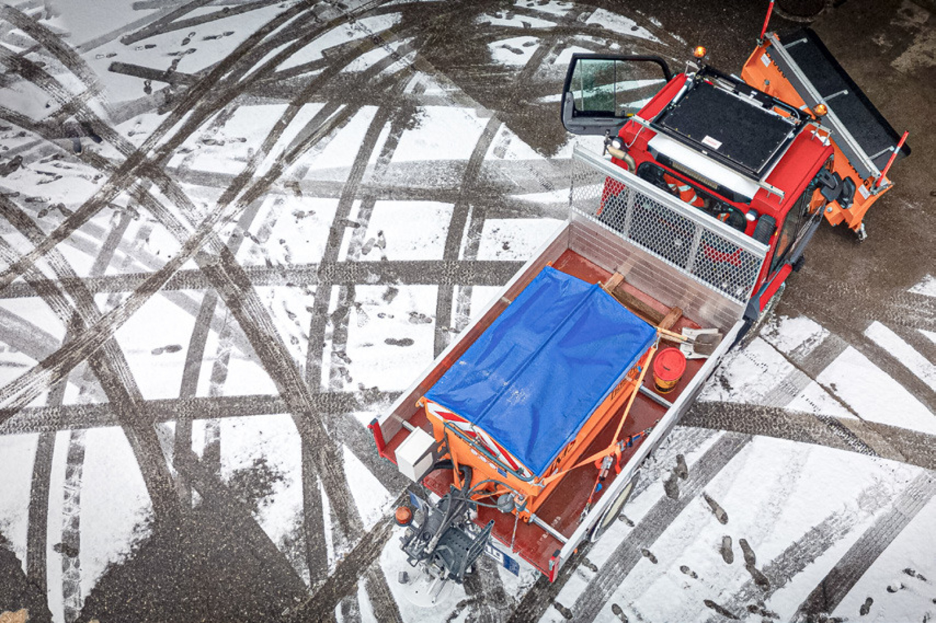 Im Kampf gegen das plötzliche Glatteis - Das Bild wird blockiert. – Möglicherweise durch einen aktiven Adblocker.