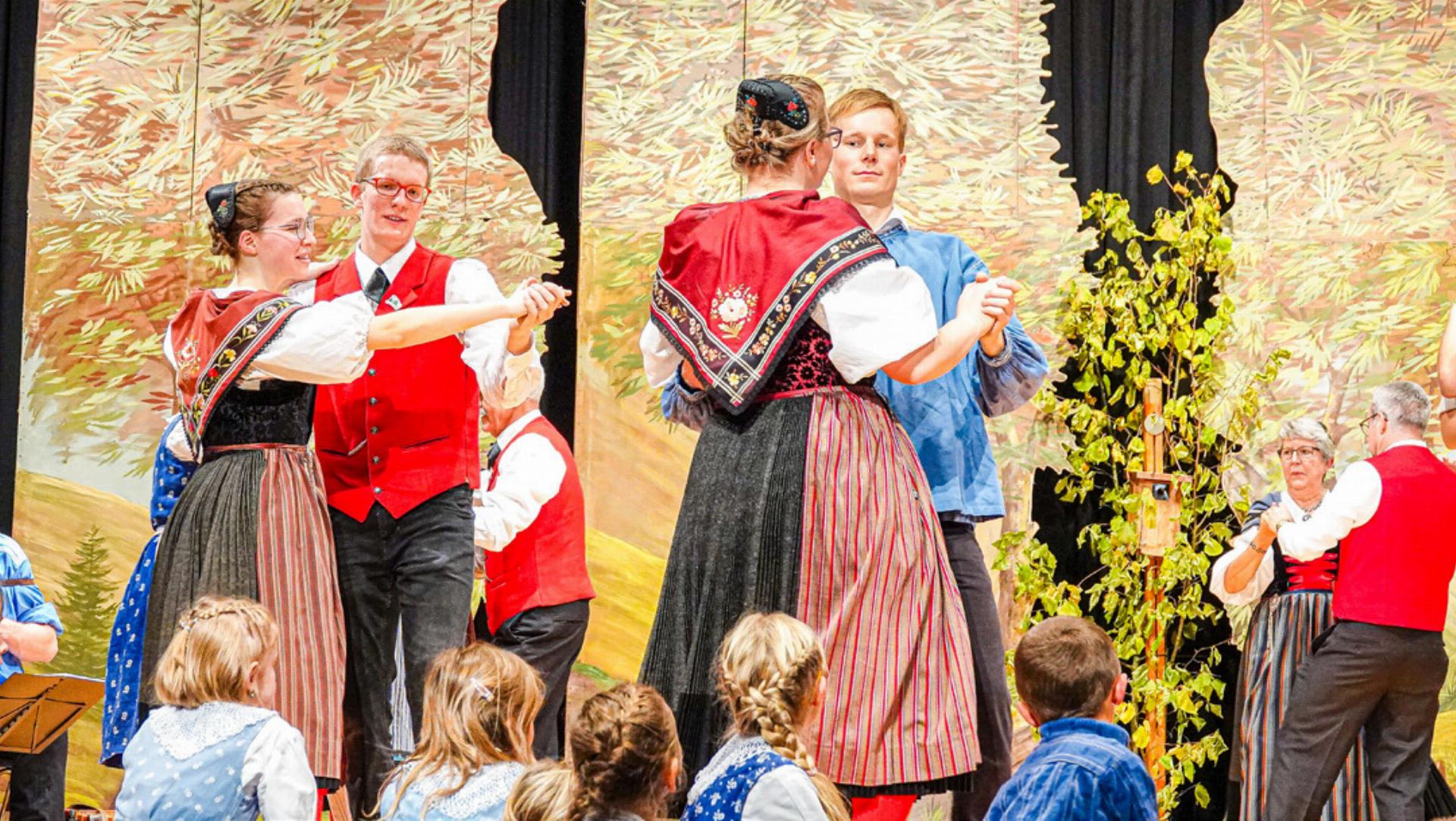 Musik, Tanz, Theater und Tombola - Das Bild wird blockiert. – Möglicherweise durch einen aktiven Adblocker.