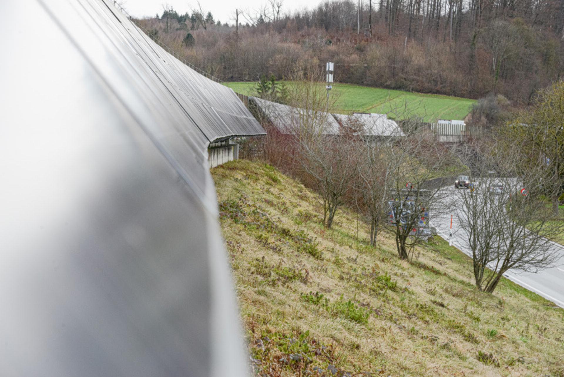 Solarstrom vom Strassenrand bleibt Nische - Das Bild wird blockiert. – Möglicherweise durch einen aktiven Adblocker.