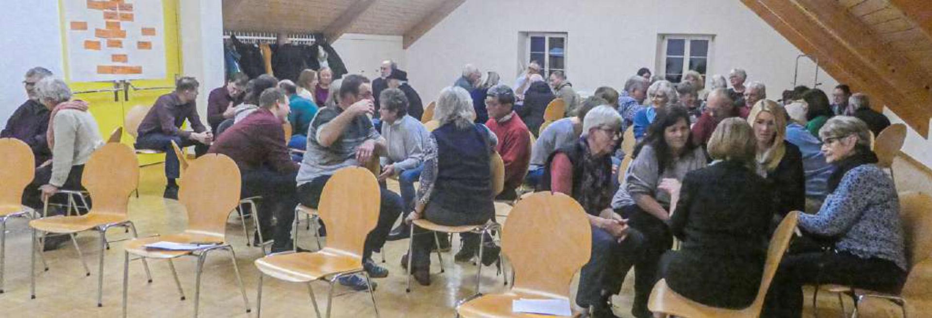 Rund 50 Personen diskutierten über die Zukunft der Kirche und der Kirchgemeinde Diegten-Eptingen. Bild Paul Aenishänslin