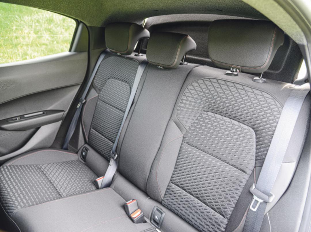 Auch hinten haben Grossgewachsene reichlich Platz. Auch hinten haben Grossgewachsene reichlich Platz.