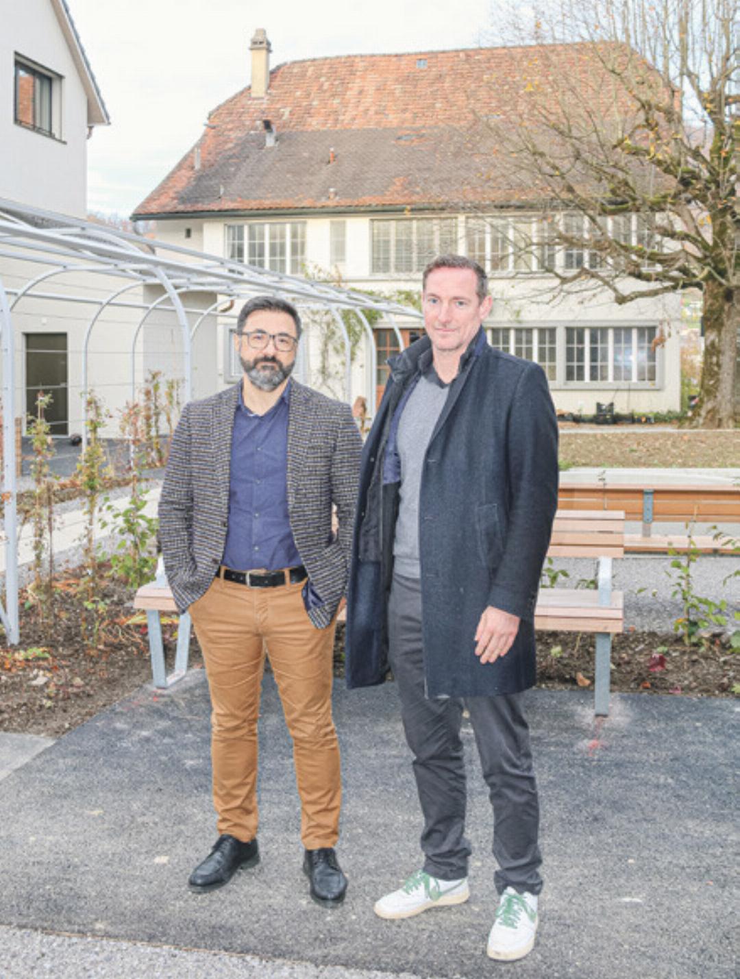 Erkan Ates (links) und Fabian Roskamp vor der Villa Scholer. Bild Luana Güntert Erkan Ates (links) und Fabian Roskamp vor der Villa Scholer. Bild Luana Güntert