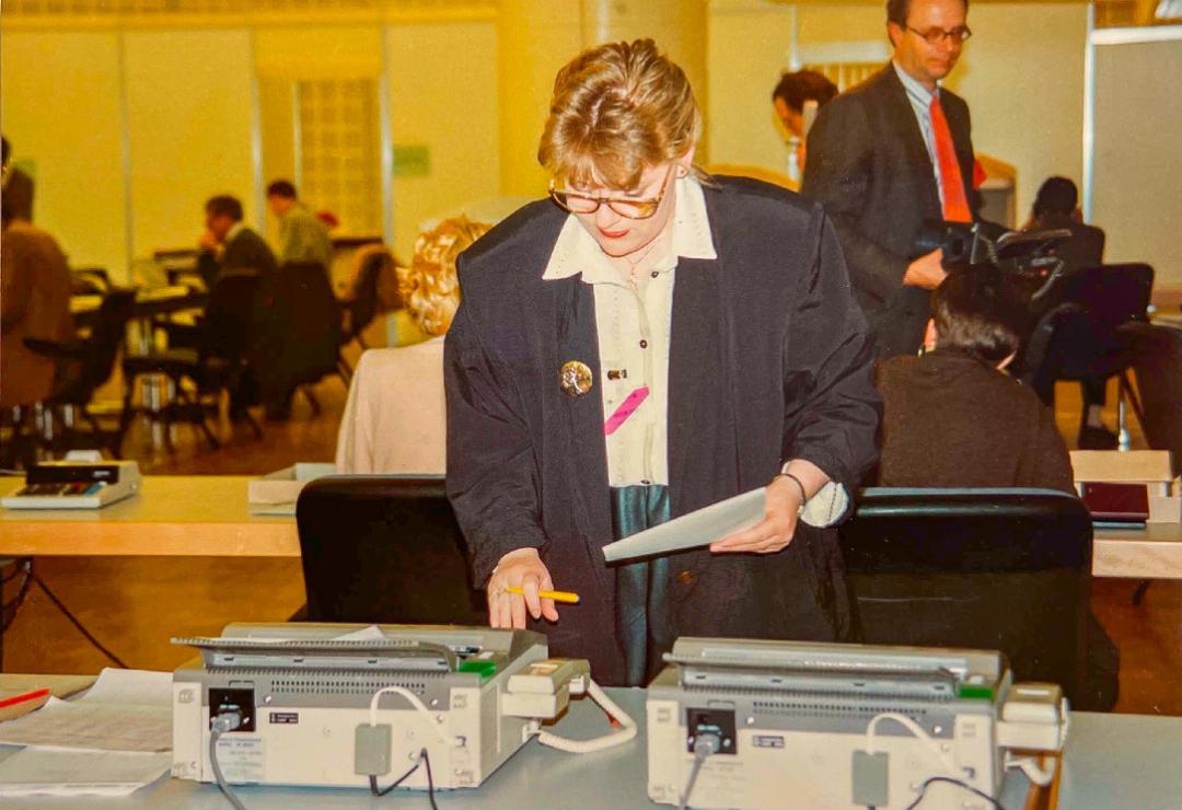 Christina Wyler-Schaub bei ihrer früheren Arbeit in einem temporären Pressezentrum. Christina Wyler-Schaub bei ihrer früheren Arbeit in einem temporären Pressezentrum.