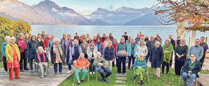 Der «Konzertchor Oberbaselbiet» genoss das sonnige Übungswochenende am schönen Vierwaldstättersee. Bild zvg.