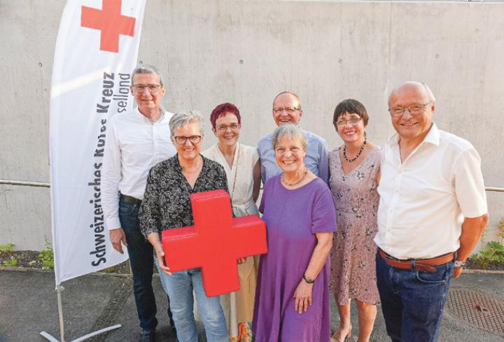Vorstand des Roten Kreuz Baselland: Heinz Wiedmer, Beatrice Wessner, Karin Perla, Esther Freivogel, Fredy Eggenschwiler, Elisabeth Christen-Augstburger und Linard Candreia (von links).
Bild zvg