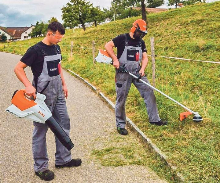 Zwei Männer, zwei Maschinen und jede Menge Power für den Herbst.
Bild zvg