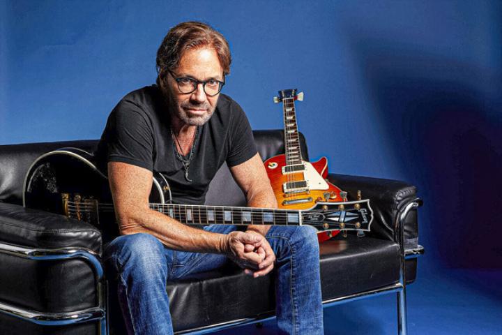 Für Al Di Meola  ist die Gitarre mehr als ein Instrument.
Bild zvg