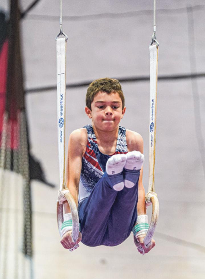 Matteo Marino zeigte einen guten Wettkampf; Aileen Wyttenbach gelang der letzte Versuch am Sprung-Gerät nach Wunsch. Bilder zvg