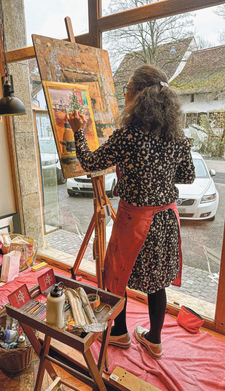 Sibylle Laubscher wird bis zum Sonntagsverkauf am 21. Dezember im «Cheesmeyer» malen.
Bild zvg
