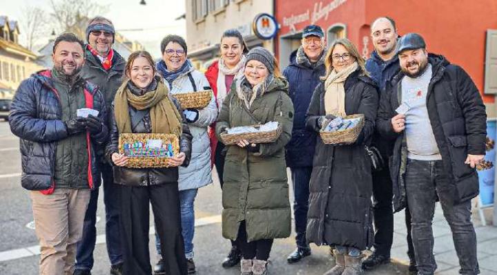 Nicholas J. Arthur, Dieter Stebler, Michèle Eggenschwiler, Carol Zumbrunnen, Sarah Regez, Svenja Pichler, Stephan Marti, Daniela Nigro, Daniel Fankhauser und Milos Krljar (von links). Bild zvg