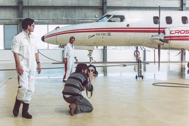 Freiwilliges Flugzeugputzen am Ostermontag 1984 – auch die Crossair-Teppichetage beteiligte sich daran. Links im Bild: Ruedi Schaffner. Bilder zvg