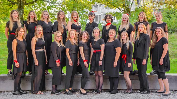 Die Sängerinnen von «Femtastix» freuen sich darauf, die Besucher mit ihrer Musik zu berühren.
Bild zvg Die Sängerinnen von «Femtastix» freuen sich darauf, die Besucher mit ihrer Musik zu berühren.
Bild zvg
