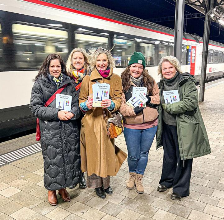 Sandra Jenni (FDP), Florence Brenzikofer, Maya Graf (beide Grüne), Svenja Pichler (FDP) und Tea Virolainen (Stechpalme, von links). Bild zvg
