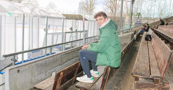 Wo alles angefangen hat: Daniel Gysi auf der Kunsteisbahn Margarethen in Basel. Bild Luana Güntert