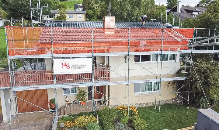 Auch im Gerüstbau sorgt Hugentobler & Bürgin für gute Lösungen. Bild zvg