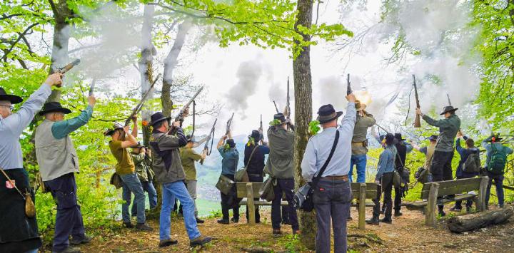 Banntagsschiessen in der freien Natur während der Hauptbrut- und Setzzeit vieler Wildtiere: Einer der Gründe, weshalb die «Grünen-Unabhängigen» ein Verbot verlangen. Bild Archiv vs Banntagsschiessen in der freien Natur während der Hauptbrut- und Setzzeit vieler Wildtiere: Einer der Gründe, weshalb die «Grünen-Unabhängigen» ein Verbot verlangen. Bild Archiv vs
