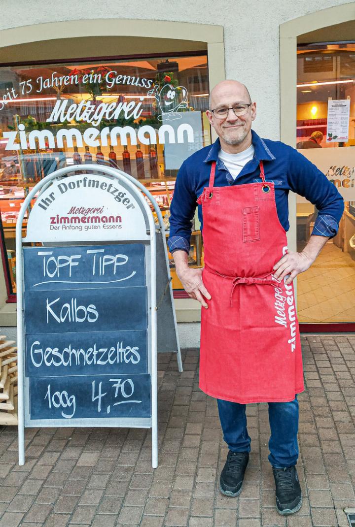 Metzgerei-Inhaber Martin Zimmermann reagiert auf die schwierige Personalsituation mit einer Selbstbedienung in der Filiale in Zunzgen. Bilder svr.