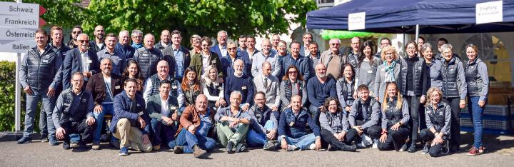 Das Team der Siebe Dupf Kellerei freut sich, Sie ab morgen am Festival begrüs sen zu dürfen. Bild zvg