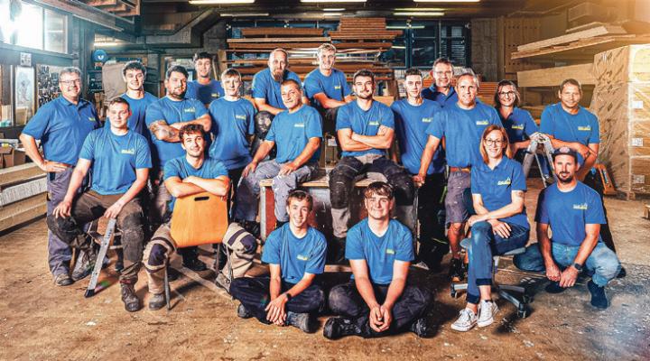 Das Team der Bläuer Holzbau AG berät seine Kunden mit grossem Fachwissen und Liebe zum Beruf.
Bild zvg
