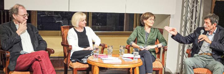 Stefan Zemp, Kathrin Amacker, Regula Rytz und Ueli Mäder diskutierten im «Cheesmeyer» (von links). Bild Elisabeth Böhm Stefan Zemp, Kathrin Amacker, Regula Rytz und Ueli Mäder diskutierten im «Cheesmeyer» (von links). Bild Elisabeth Böhm