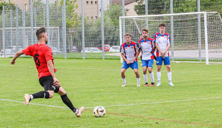 Hält die Gelterkinder Mauer den Freistössen der Rossoneri auch beim Rückrundenstart am Samstag stand? Bild Archiv vs