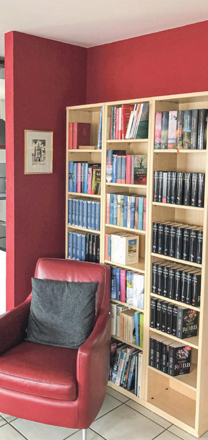 Ein Beispiel unserer Arbeit: eine einladend gestrichene Ecke in Rot. Bild zvg