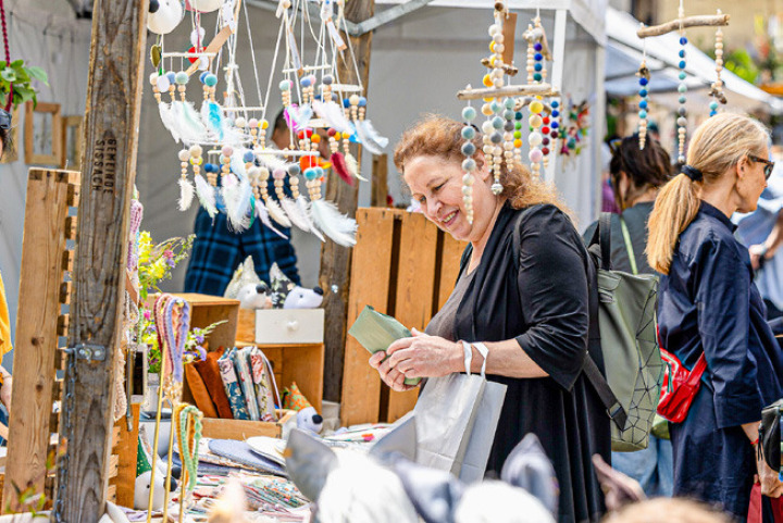 Die Vielfalt an den Marktständen war wiederum gross.Bild Michael Herrmann