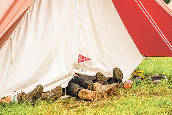 Eine kurze Erholungszeit im Zelt bevor es weitergeht mit noch mehr Spiel und Spass. Bild zvg /Foto-Team Pfadi Region Basel