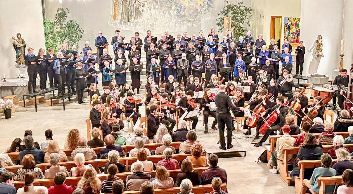 Der Konzertchor Oberbaselbiet im Januar 2025 bei einem Auftritt in der katholischen Kirche Gelterkinden. Bild zvg