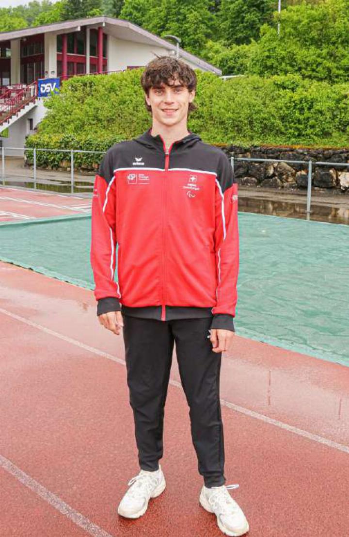 Auf dem Sportplatz Tannen brunn in Sissach trainiert Elijah Thommen mit der LG Oberbaselbiet. Bild Luana Güntert